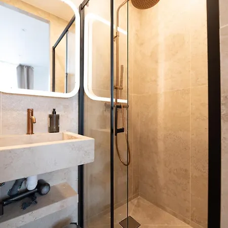Brand New Flat In Xi Apartament