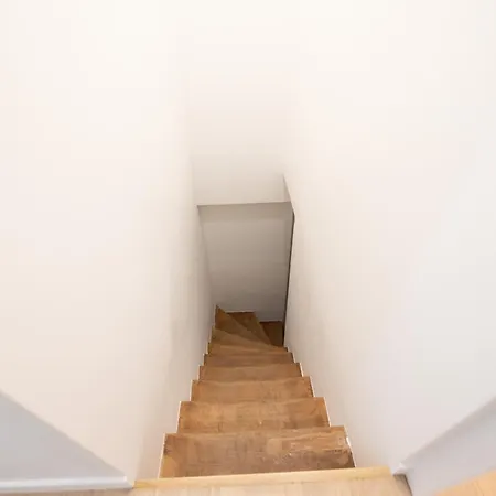 Apartment Brand New Flat In Xi