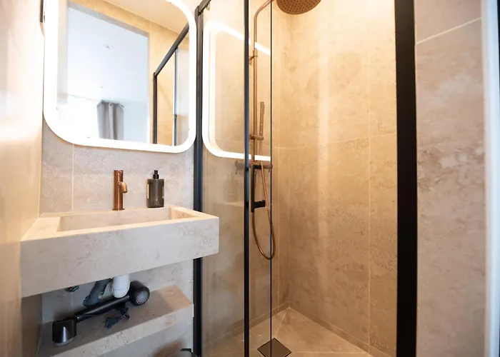 Brand New Flat In Xi Apartamento